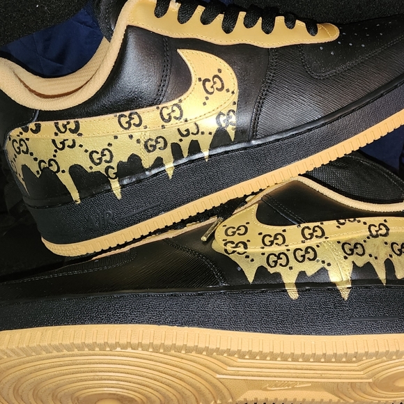 Custom AF1'S - Picture 2 of 7
